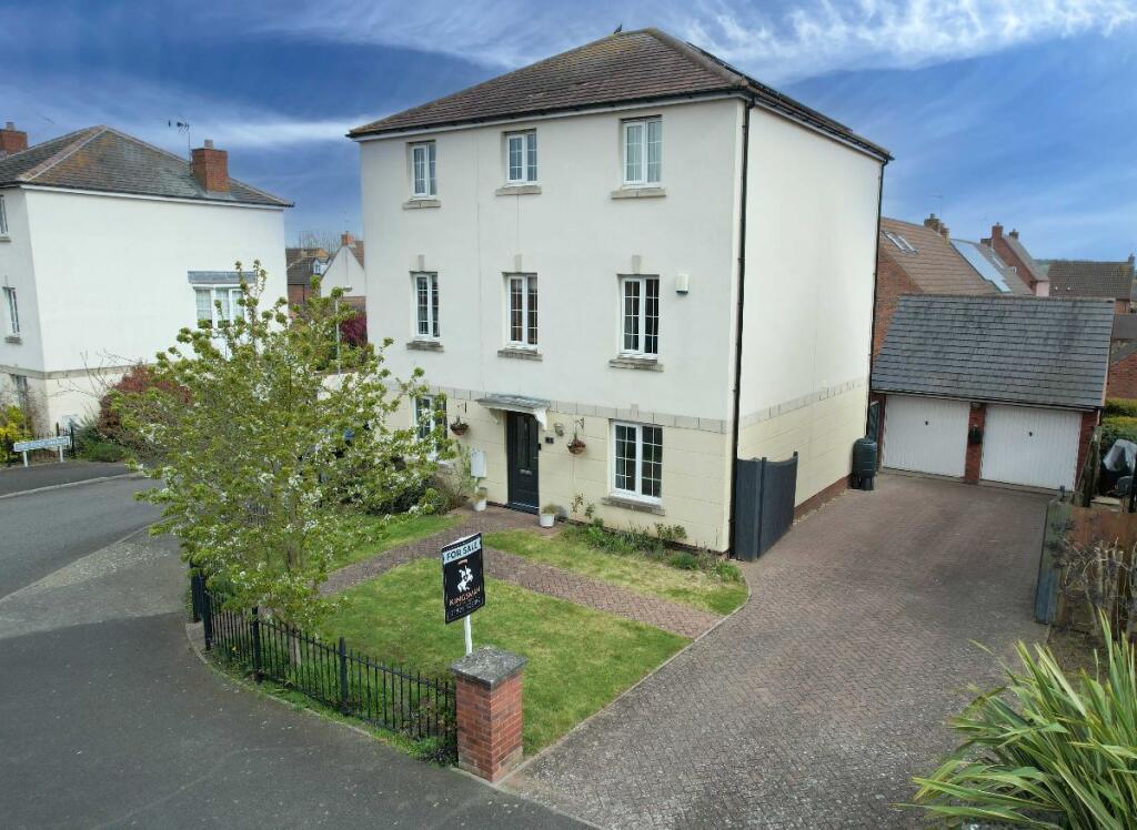 Main image of property: Morecroft Drive, Chase Meadow, Warwick