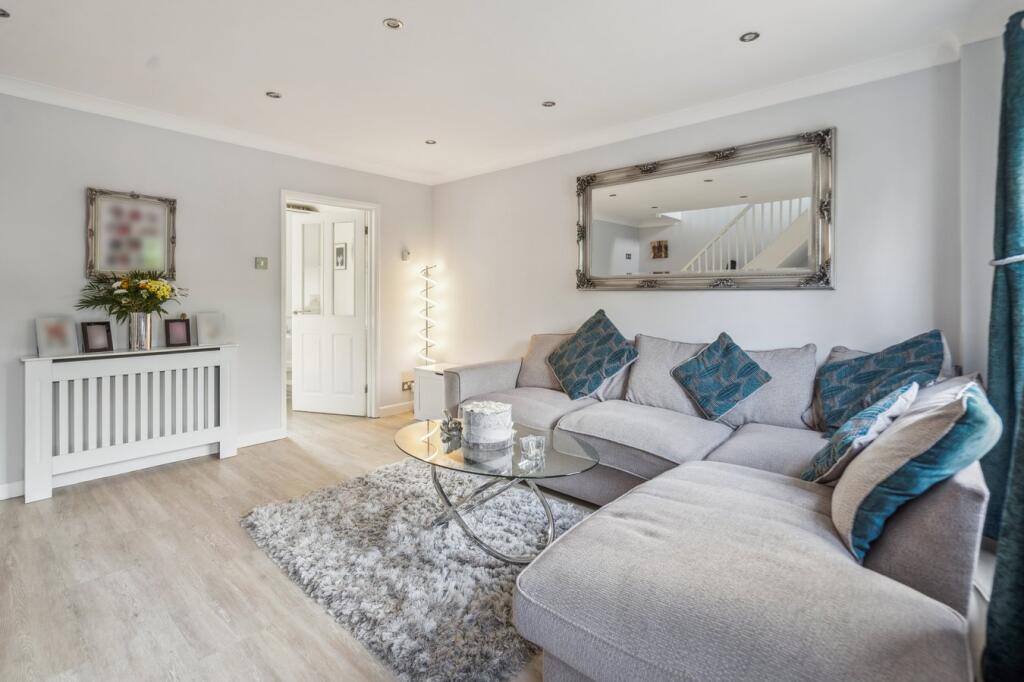 2, Stringers Cottages, GERRARDS CROSS, SL9 photo 2