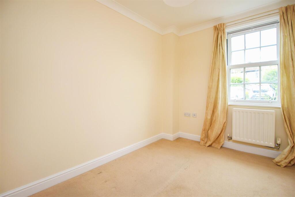 Apartment in Canterbury - More