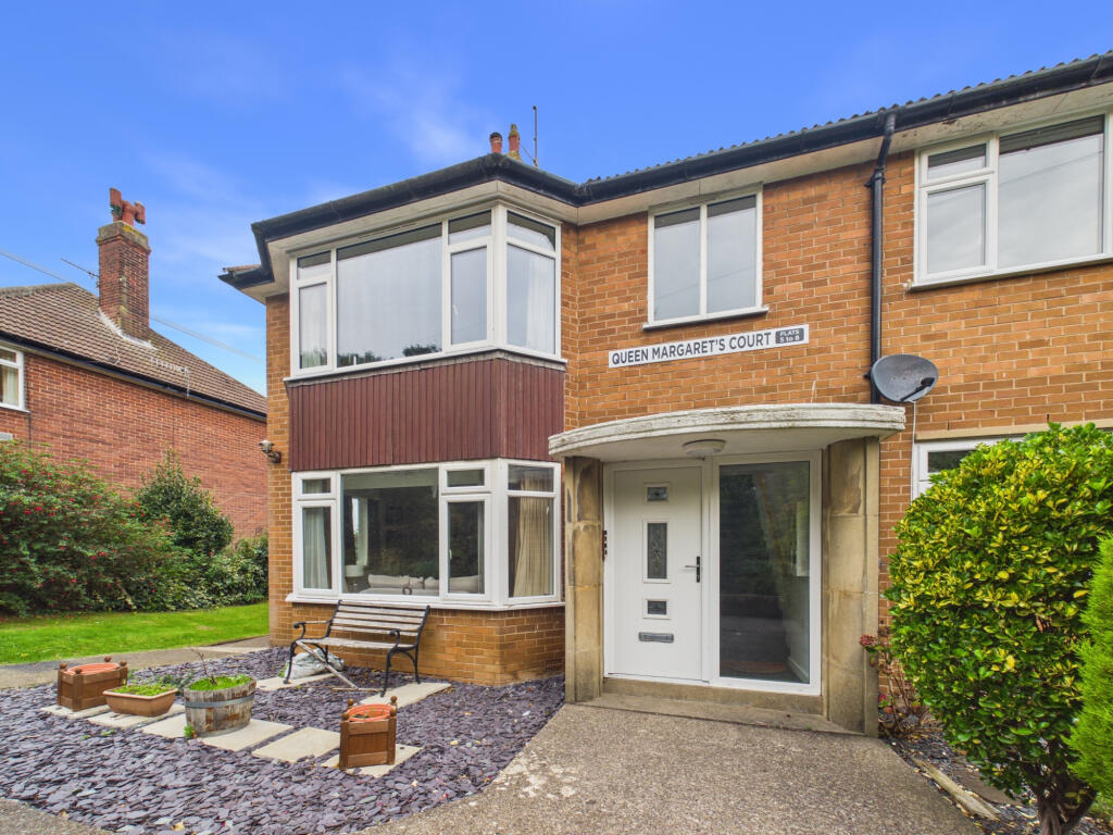 2-bed flat on Queen Margarets Court, Queen Margarets Road, Scarborough, North Yorkshire, YO11, £130,000