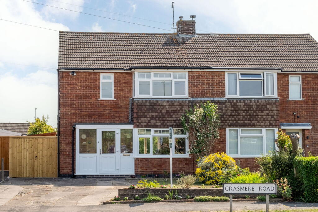 3-bed semi-detached on Grasmere Road, Loughborough, £290,000
