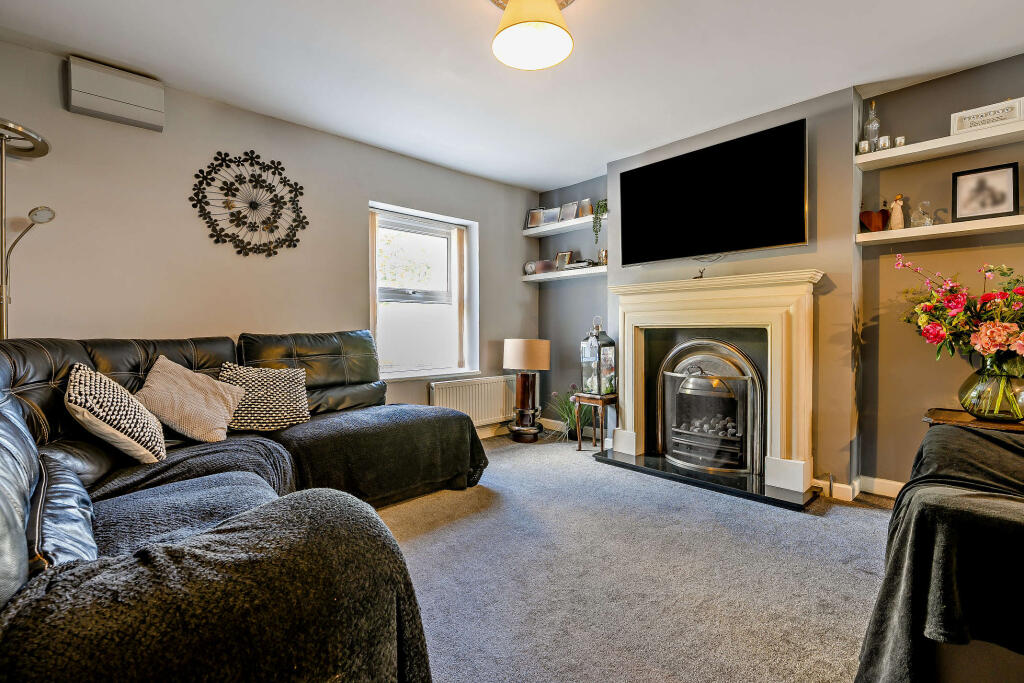 House in Gloucester - View 2