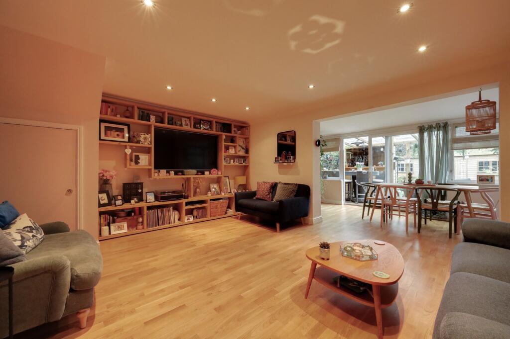 Longhurst, Burgess Hill, RH15 photo 4