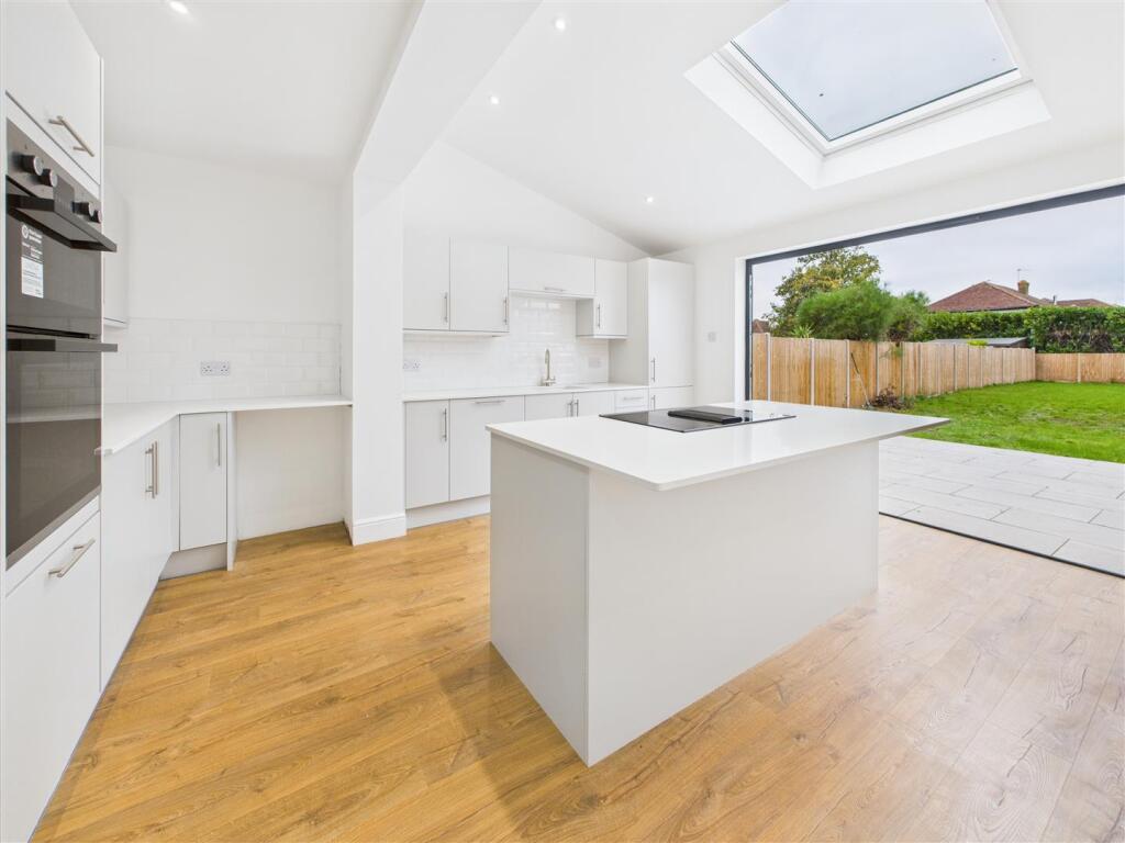Garden Road, Walton-On-Thames photo 4