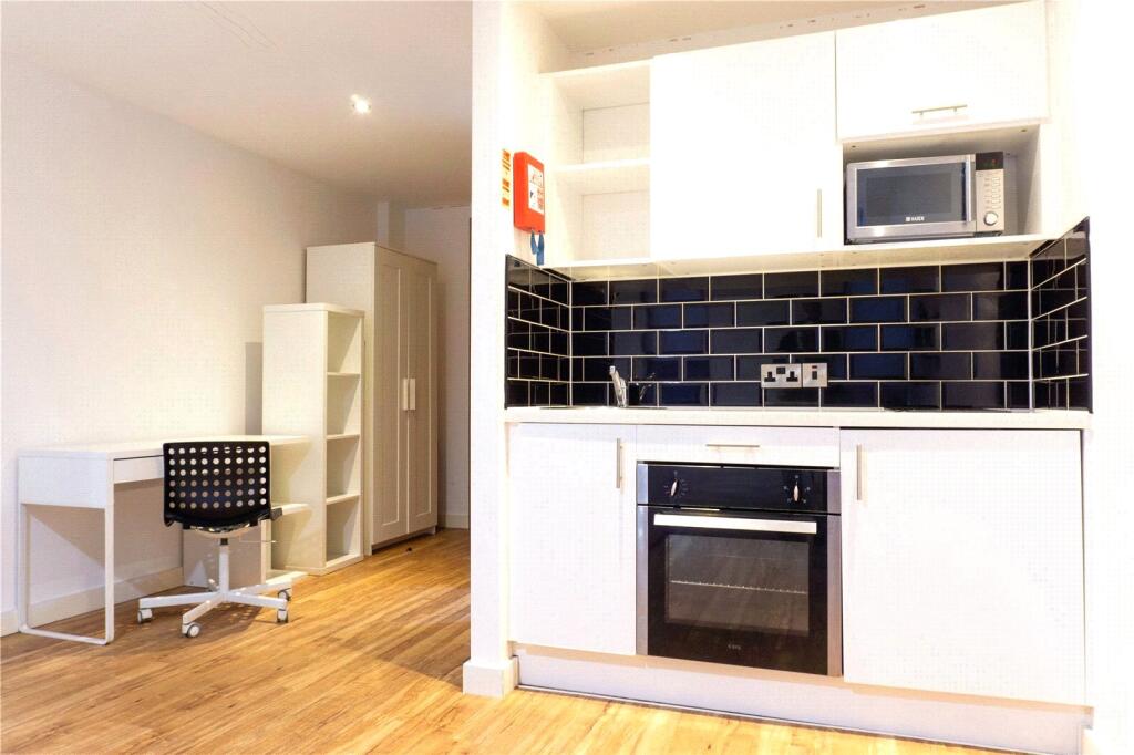 Apartment in Liverpool - View 4