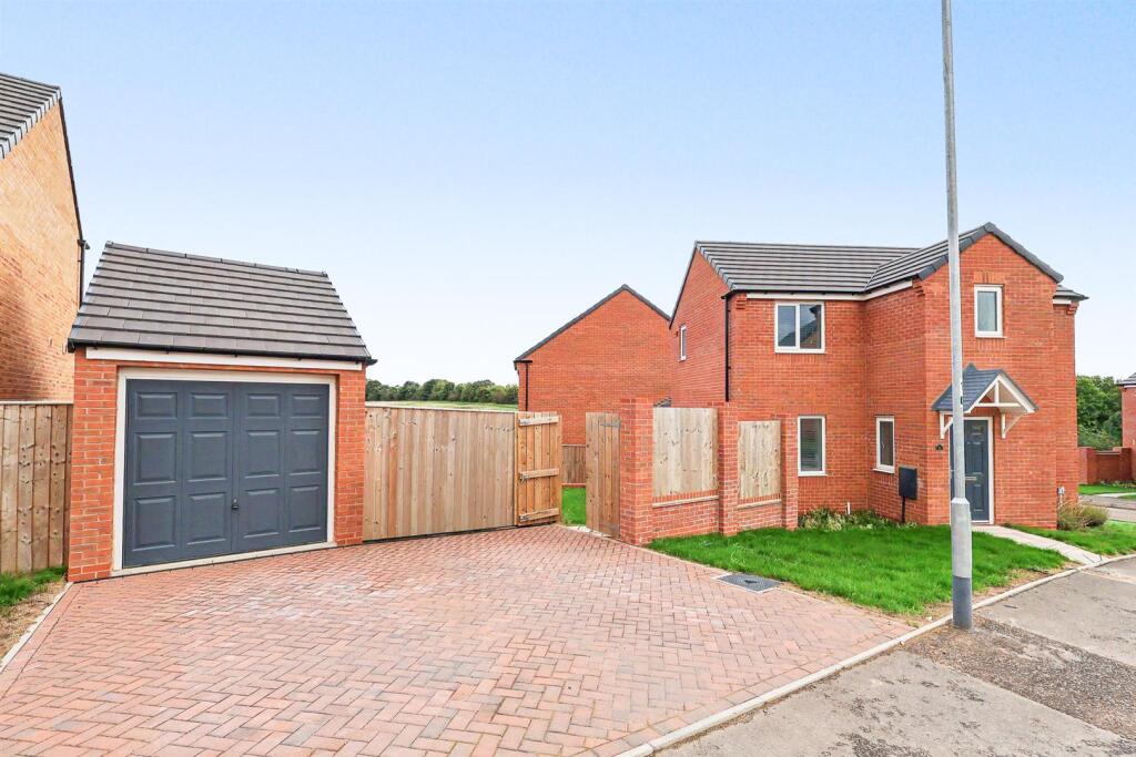 House in Nottingham - More