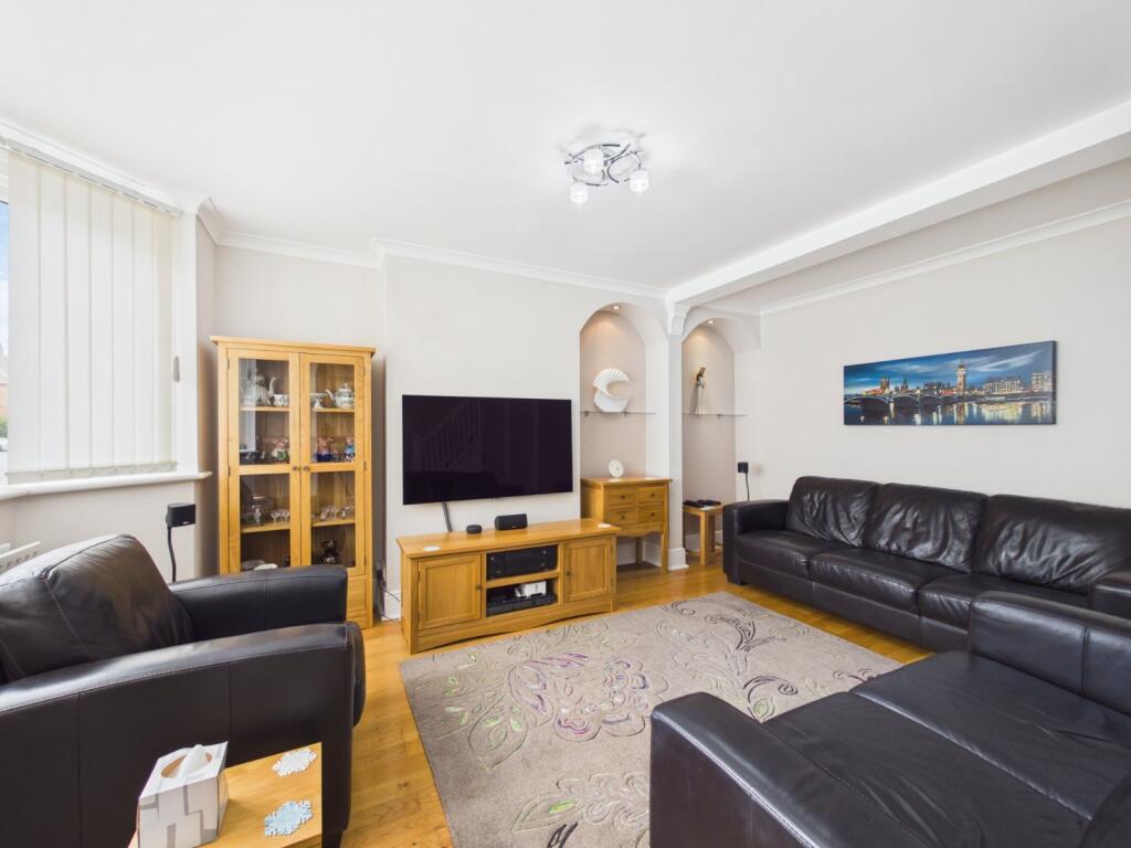 House in Worcester, Worcestershire - View 2