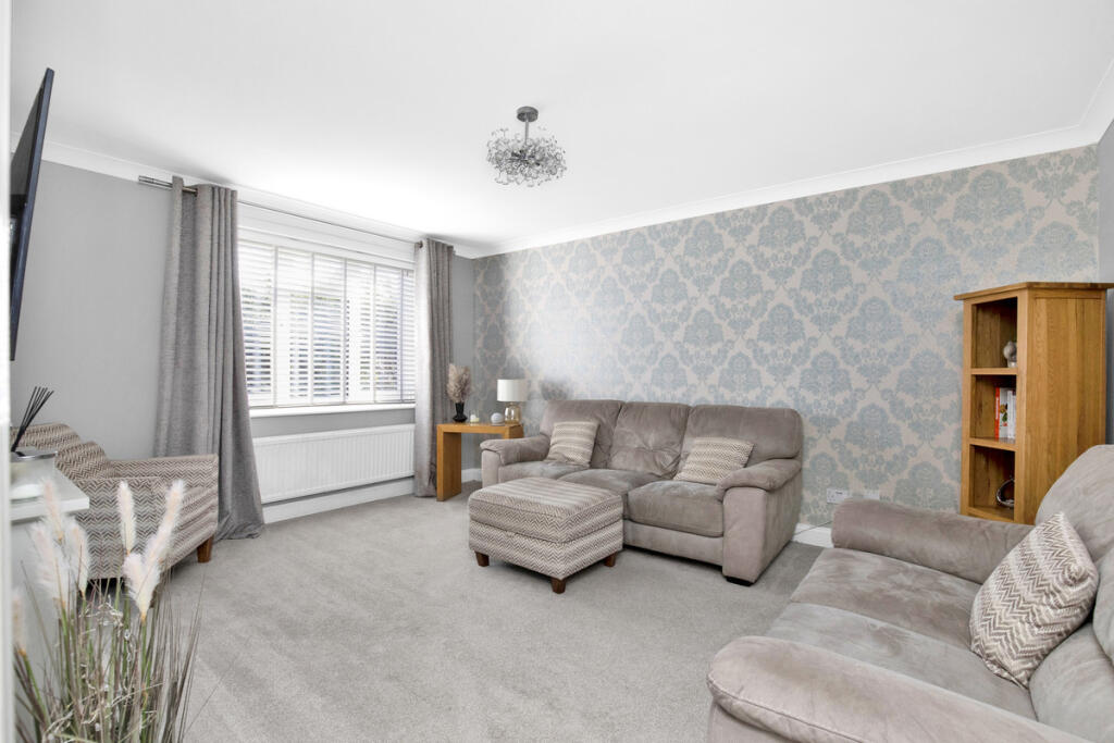 House in Fareham, Locks Heath - View 4
