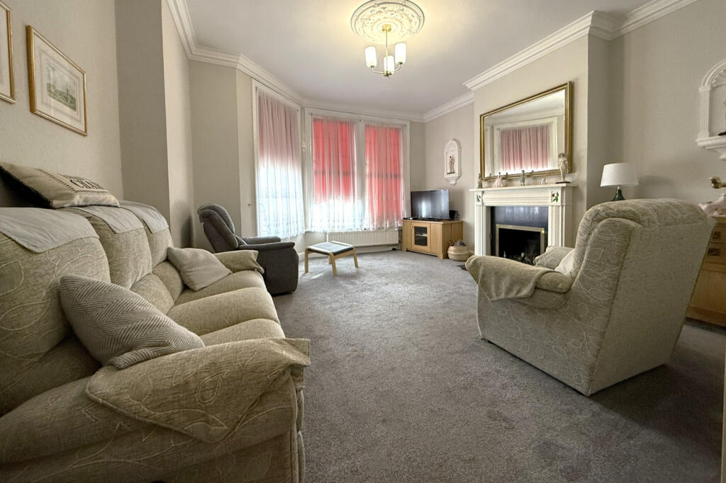 Banner Court, Kirkley Cliff Road, Lowestoft NR33 photo 2