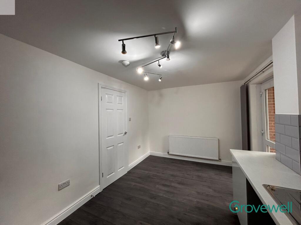 House in Oldham - View 4