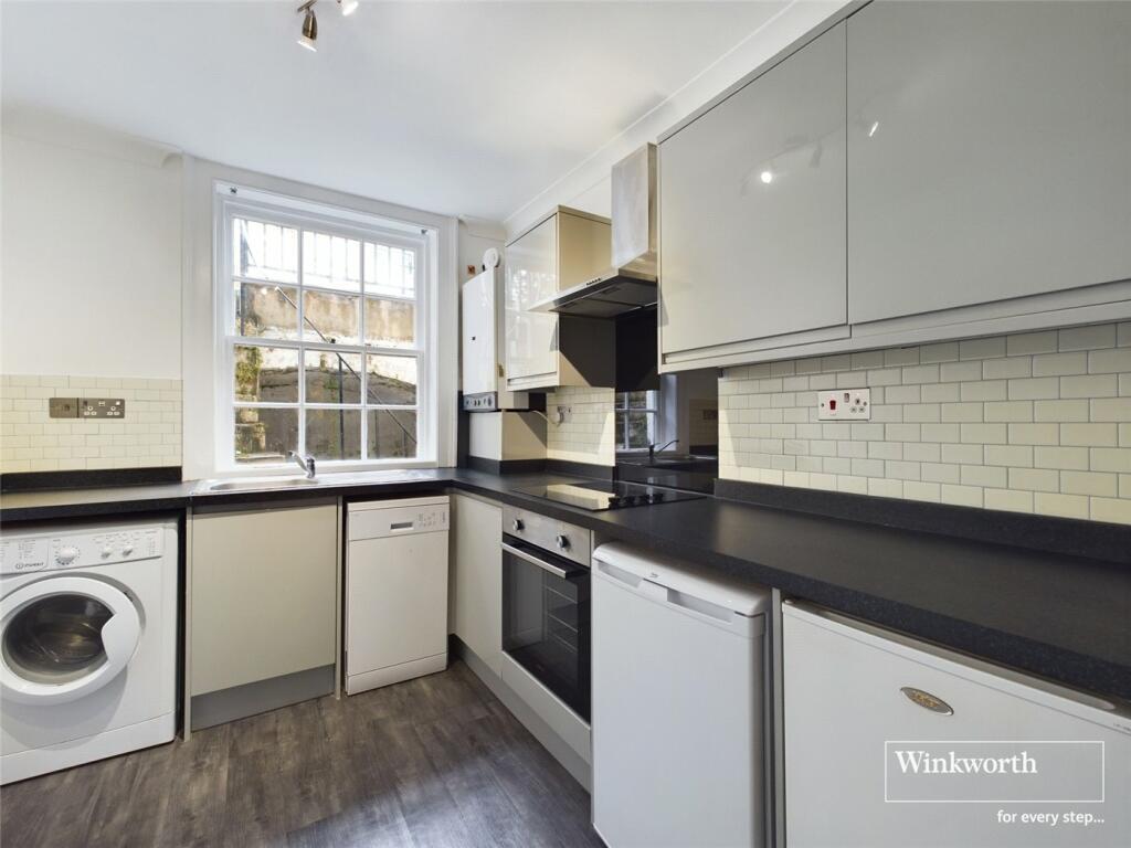Apartment in Reading - View 4