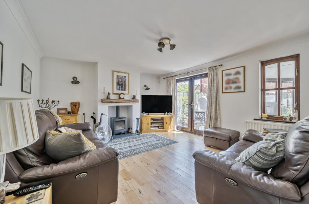 Thornhill Drive, Swindon, Wiltshire photo 4