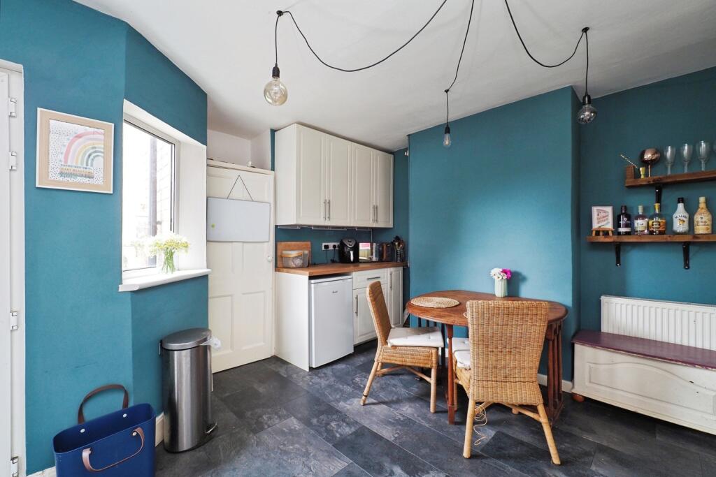 House in Nottingham, Chilwell - More