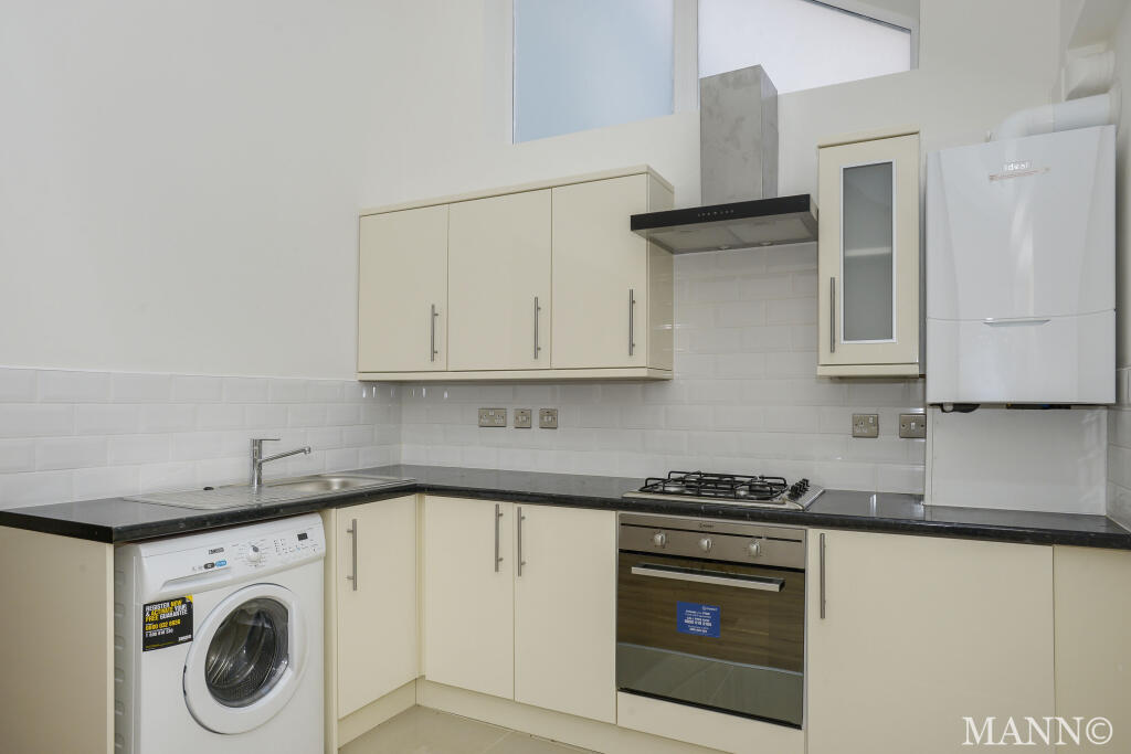 House in London - View 3