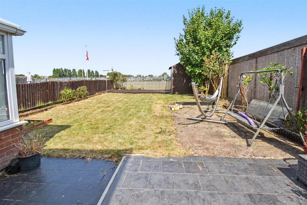 NN17 Sarrington Road, Corby photo 4
