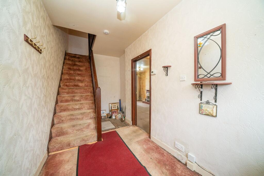 House in Luton - View 5