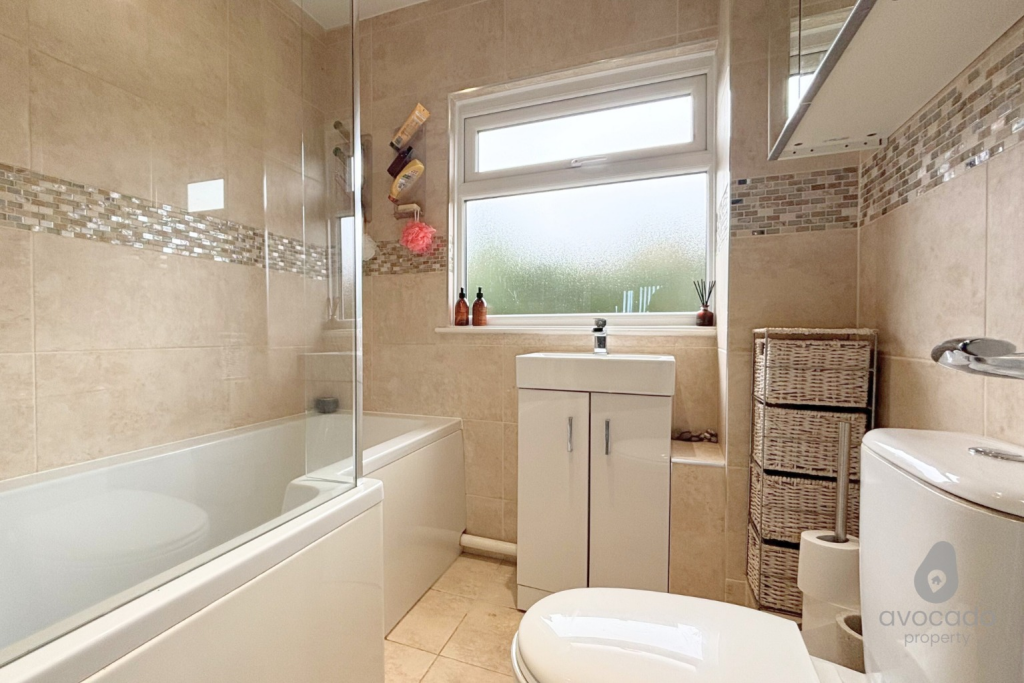 House in Woodley, Wokingham - View 6