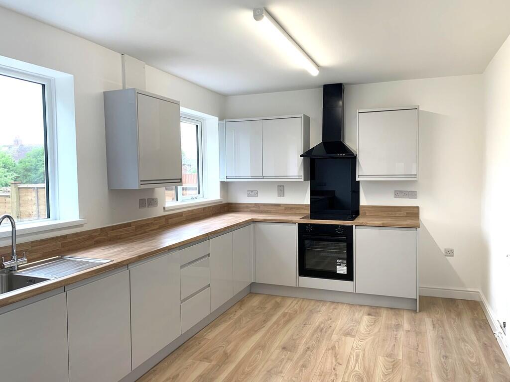 Ash Grove, Silverdale, Newcastle, ST5 6JX photo 4