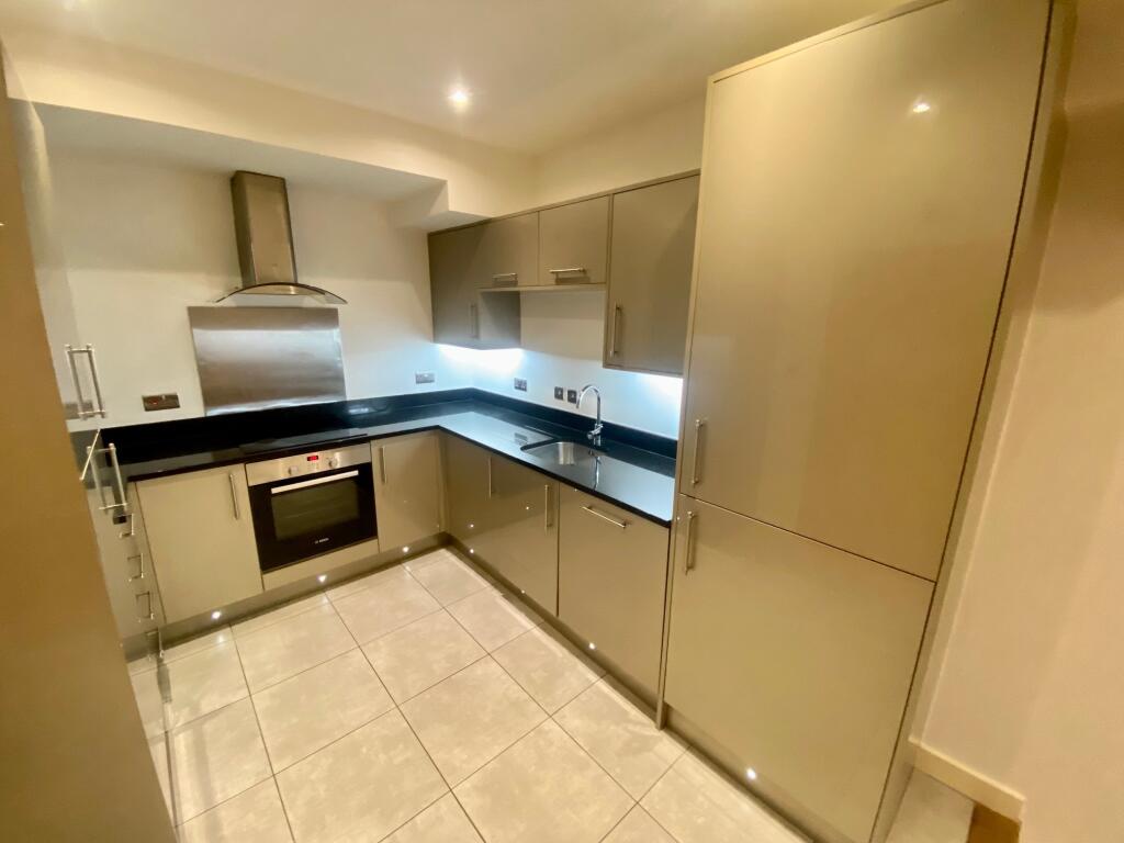 Apartment in Nottingham - View 3