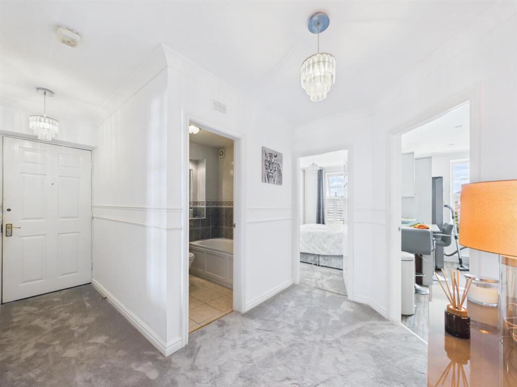 Apartment in Chester - View 5