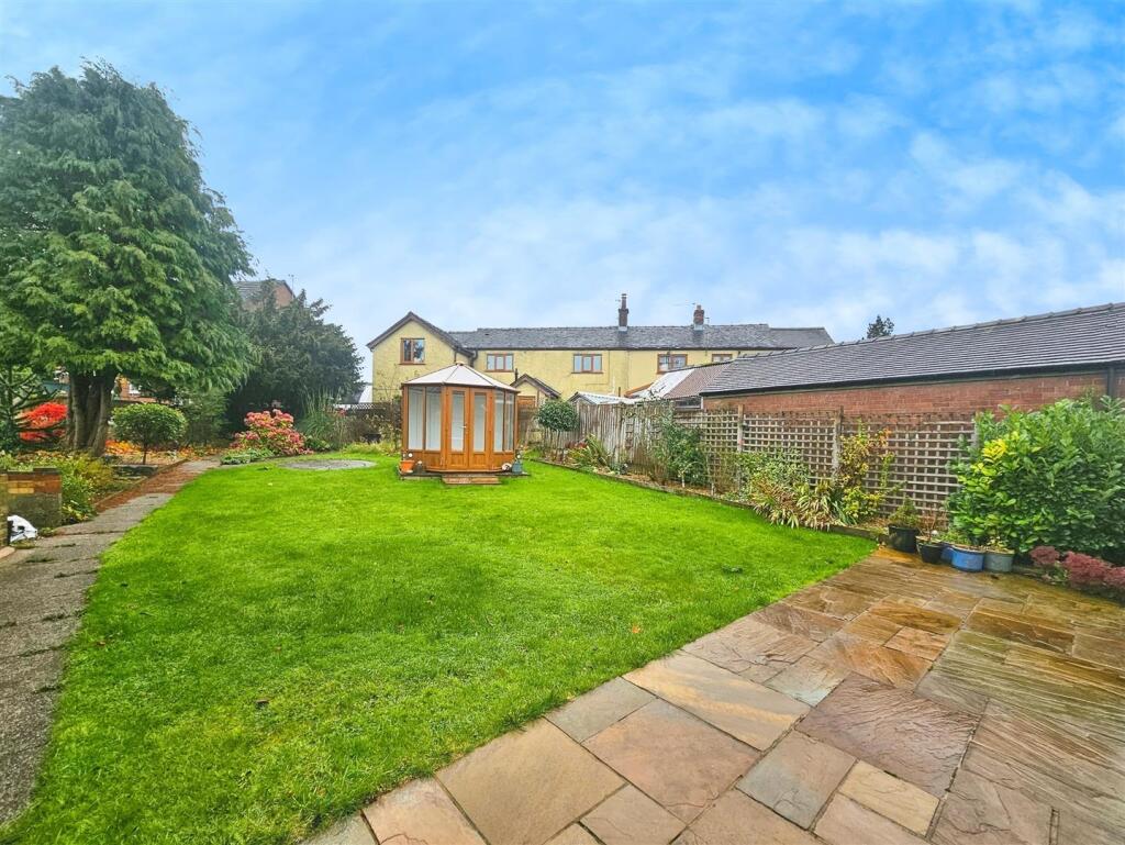 Leek Lane, Biddulph Moor photo 2