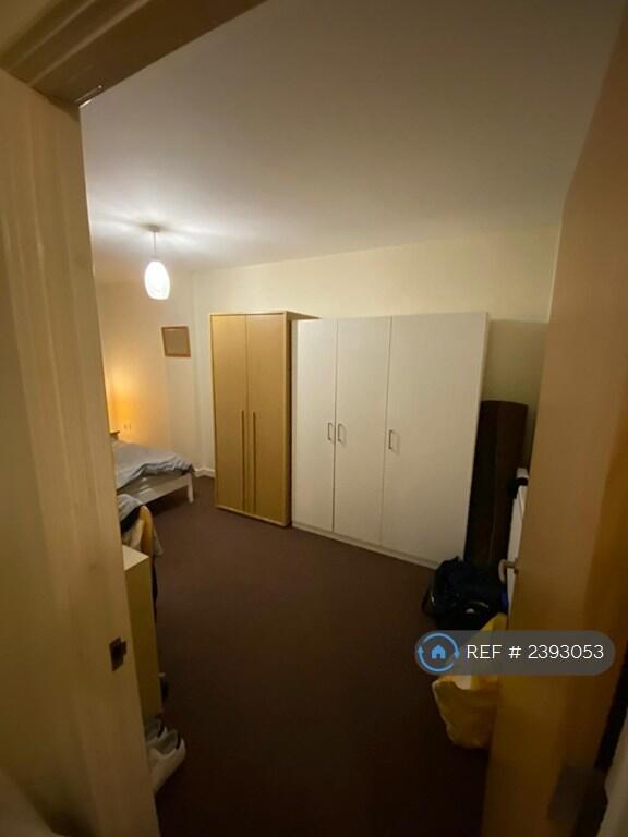 Apartment in Manchester - View 5