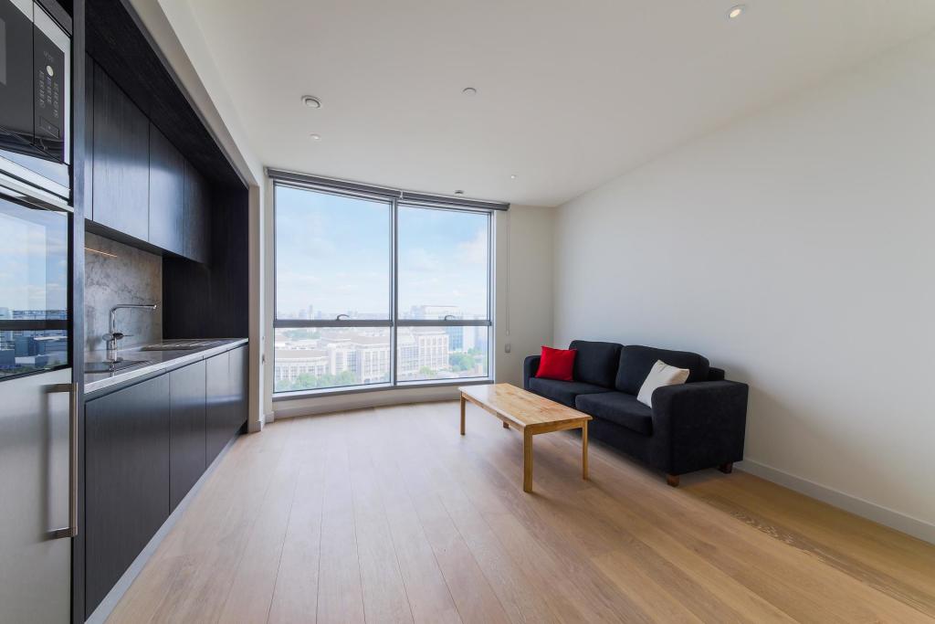 Studio apartment on Charrington Tower, New Providence Wharf, London, E14, £345,000