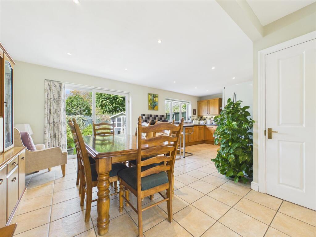 Clopton Road, Stratford-Upon-Avon photo 2