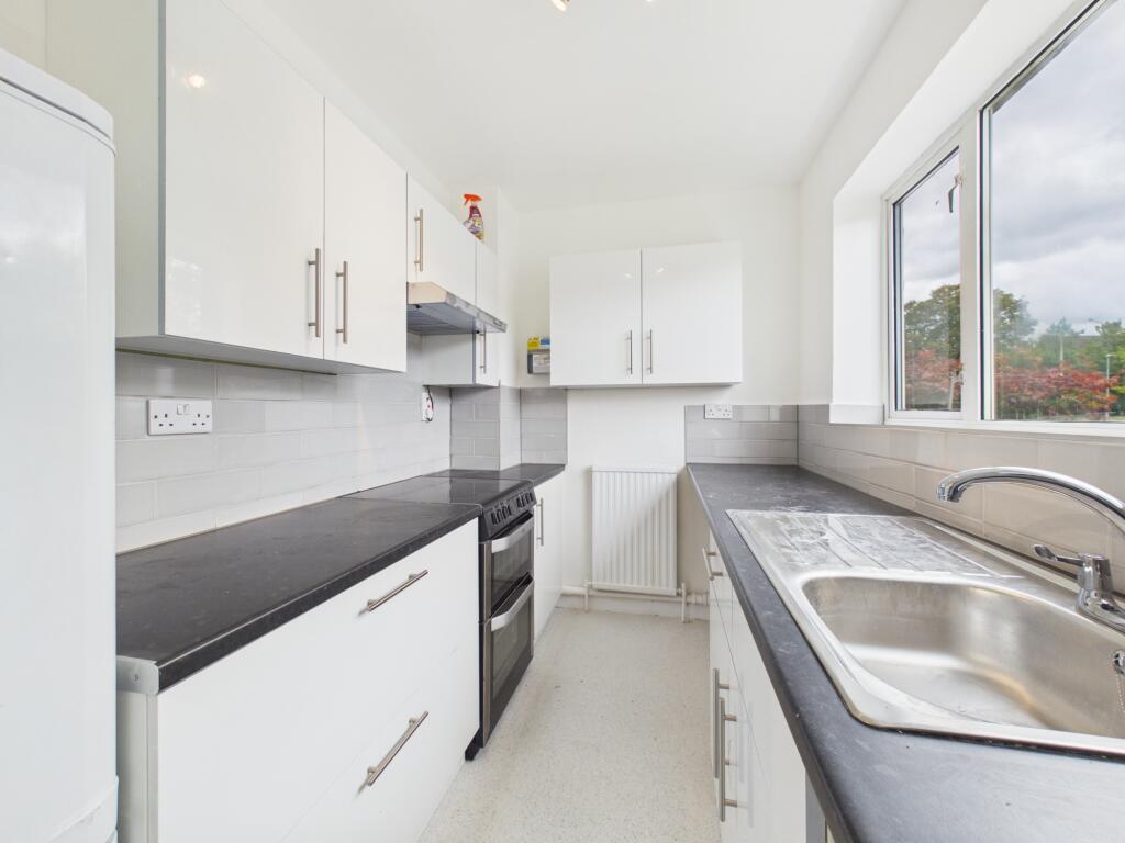 Lower Elmstone Drive, Tilehurst, Reading, RG31 photo 2
