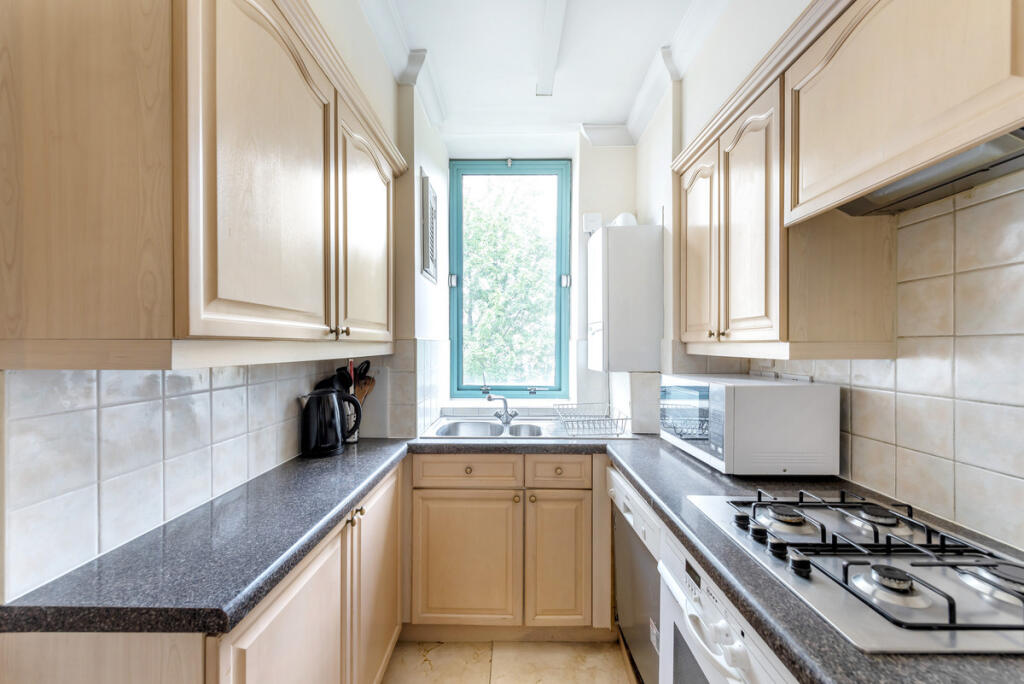 Apartment in London - View 4