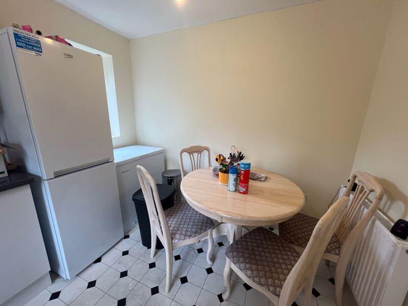 5 bedroom detached house for rent