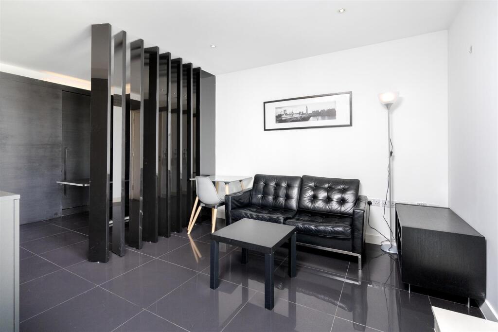 Apartment in London - View 2