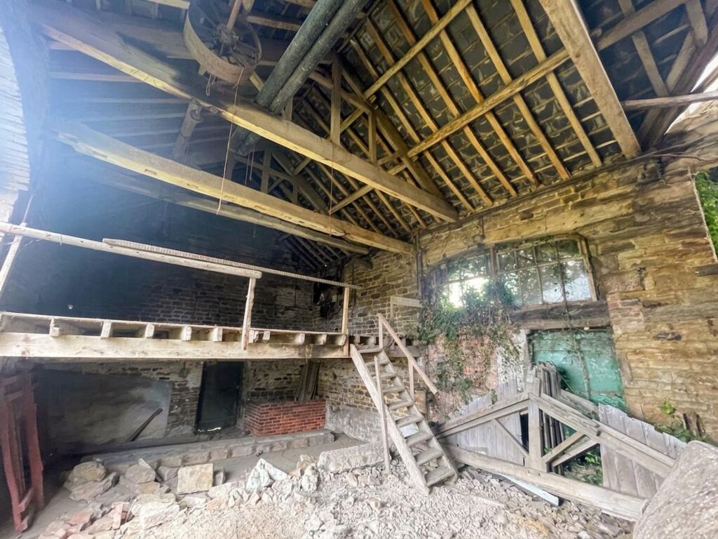Emley Lodge Farm, Emley, HD8 photo 3