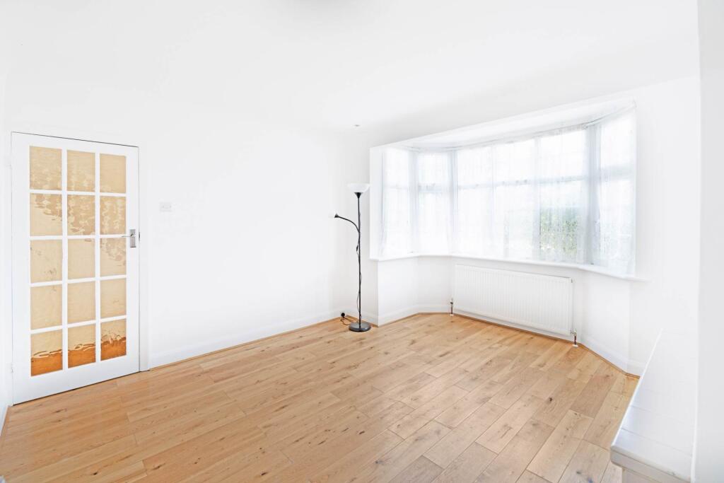 House in New Malden, Motspur Park - View 3