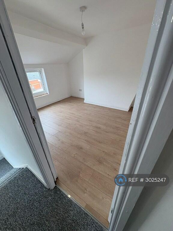 Apartment in Preston - View 5