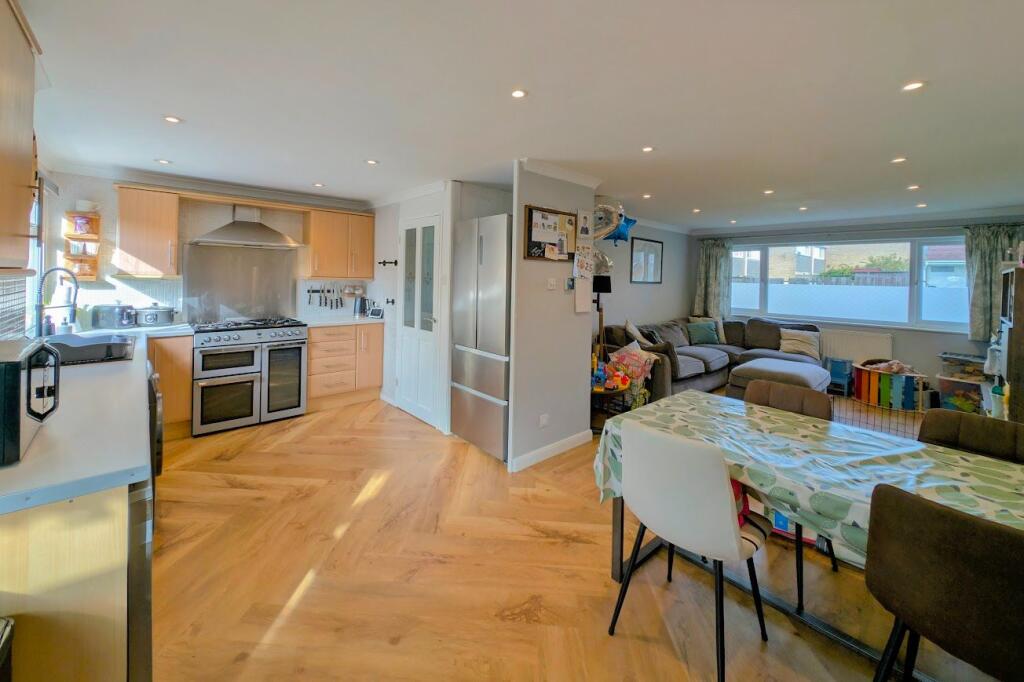 Esmonde Way, Poole, BH17 8QT photo 4