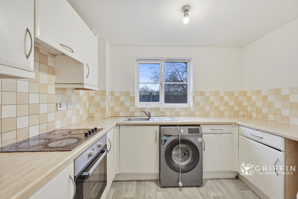 Dock Road, Tilbury, RM18 photo 2