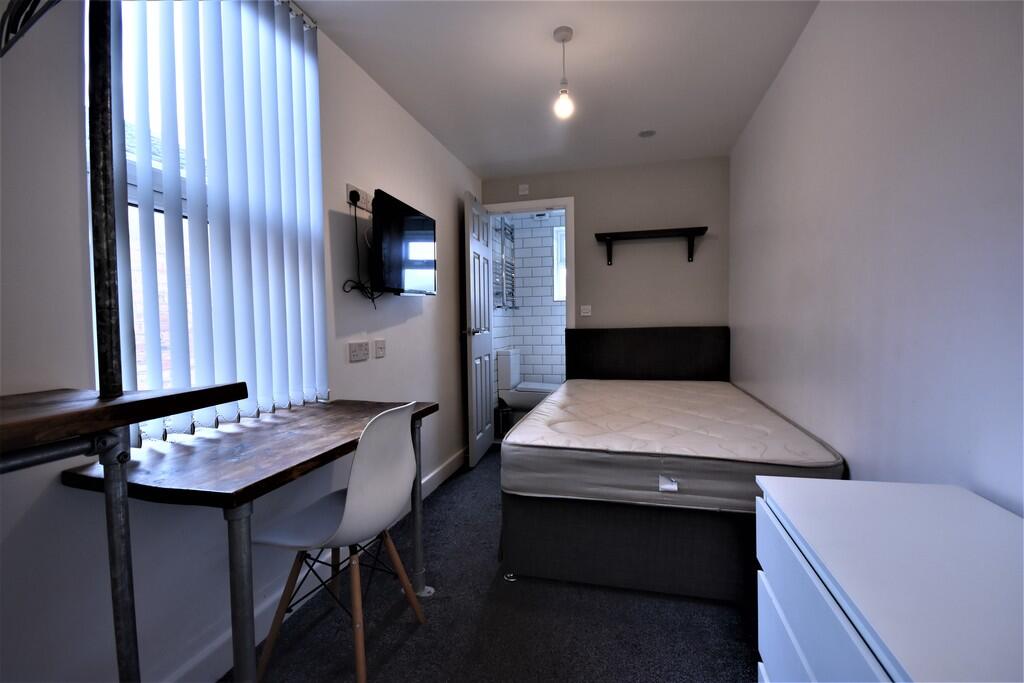 Main image of property: Room 4 of 5, Bolingbroke Road, Coventry, CV3 1AP