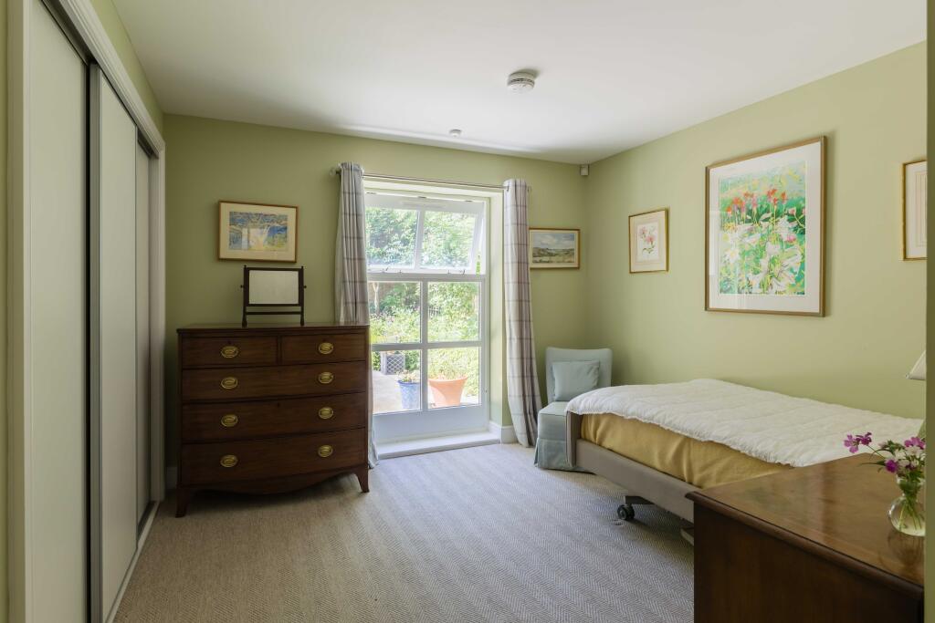 Templeton Road, Kintbury - More