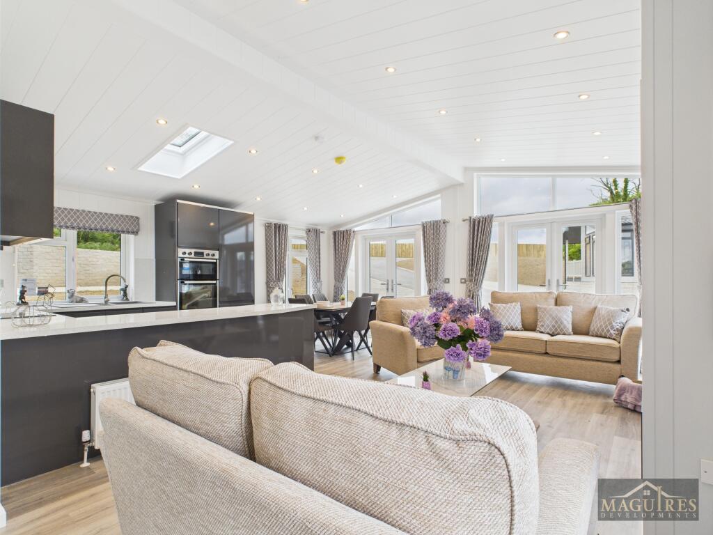 5 Pendine, Grovelands Park, Llangynin, St Clears, Carmarthenshire, SA33 4AZ photo 4