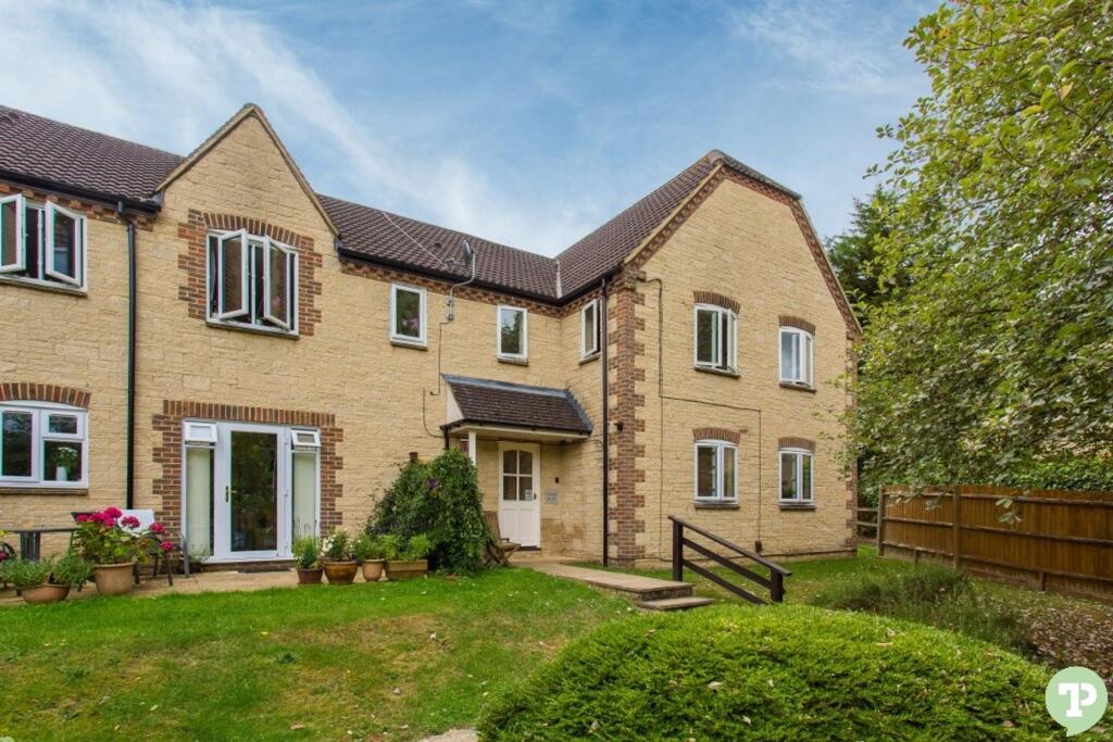 Main image of property: Kelham Hall Drive, Wheatley, OX33