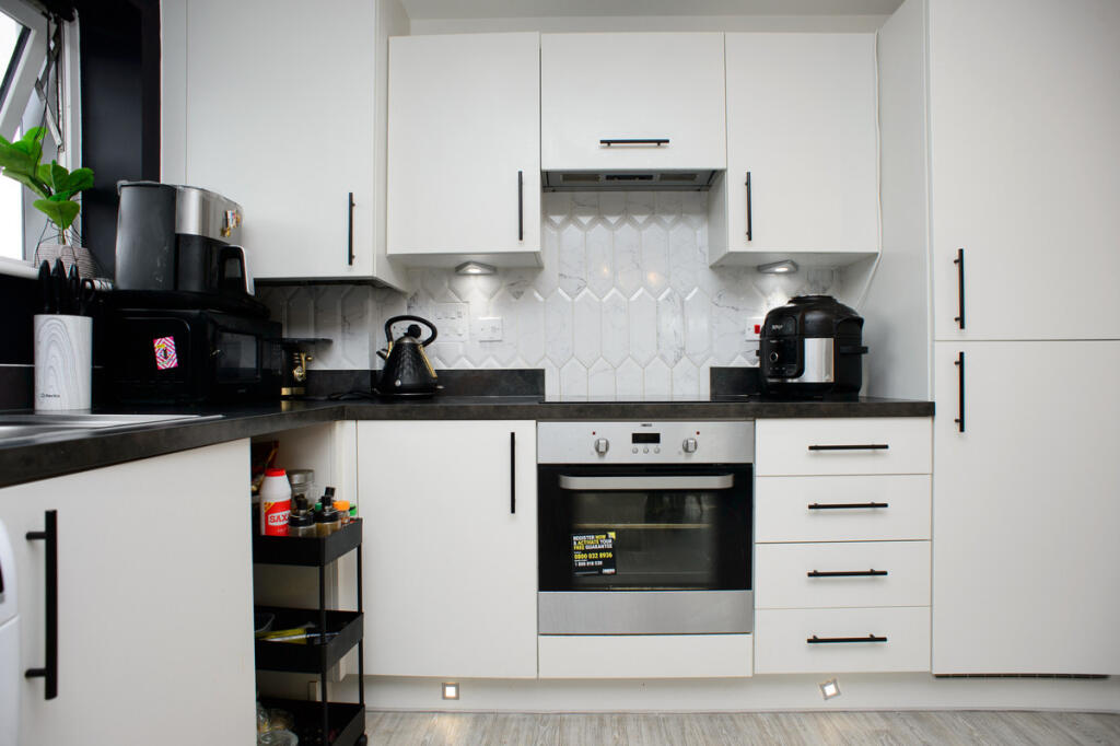 Apartment in Dartford, Castle Hill, Ebbsfleet Valley - More