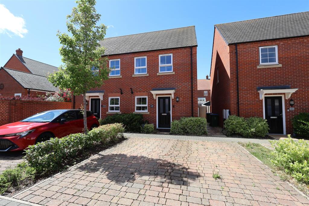 Main image of property: Moat Reach, Edlesborough, LU6 2FS