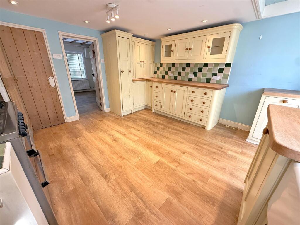 House in Melton, Redmile - More