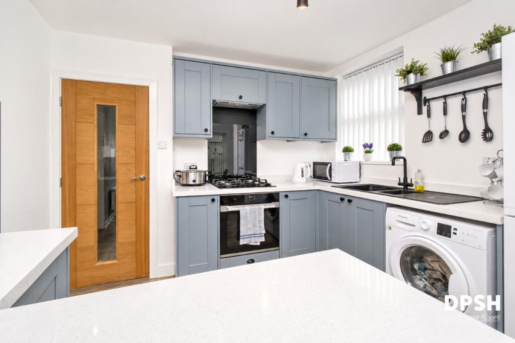 House in Leeds, Gildersome - View 5