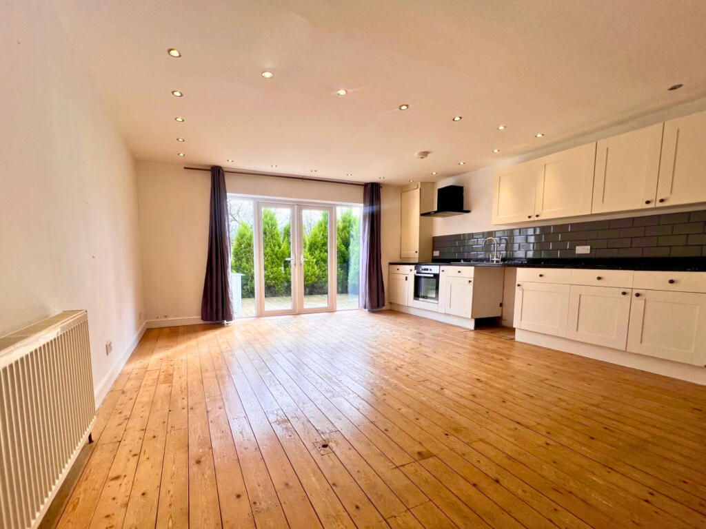 Village Drive, Ribbleton, Preston, PR2 photo 2