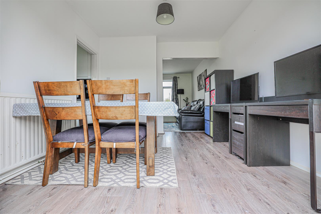 Adeyfield Road, Hemel Hempstead, HP2 - View 6
