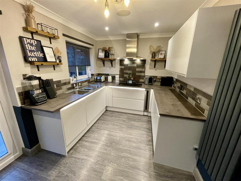 Washbrook Drive, Darlington photo 3