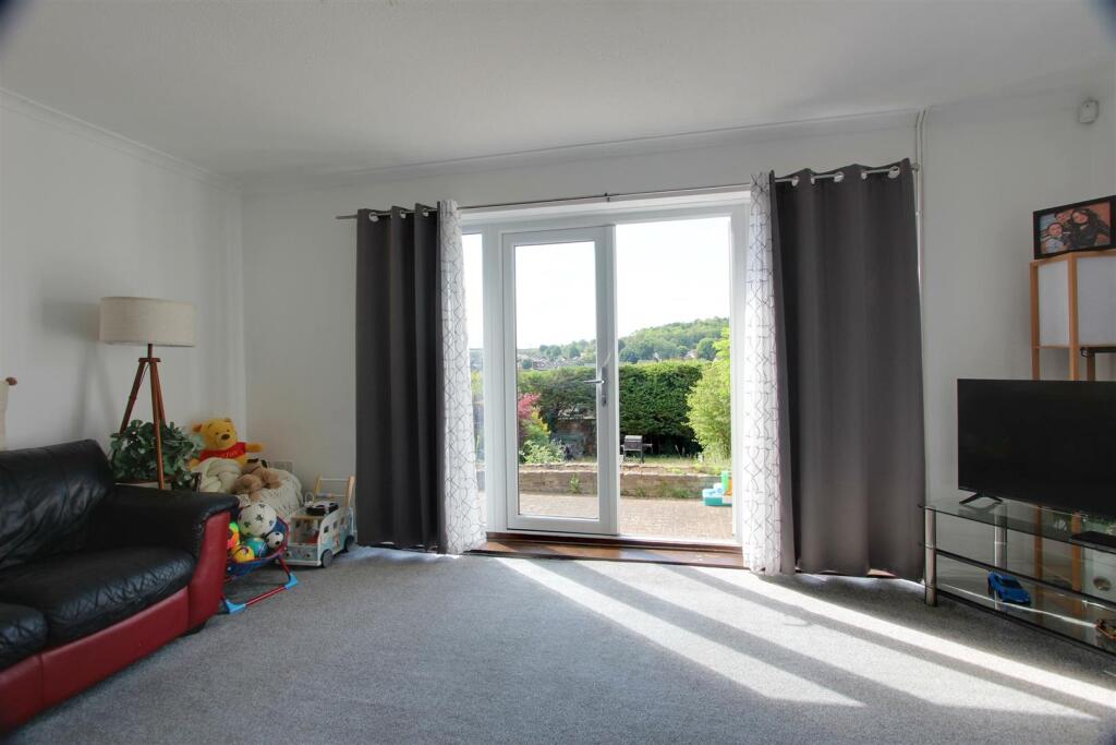 House in Dunstable, Central Bedfordshire - View 5