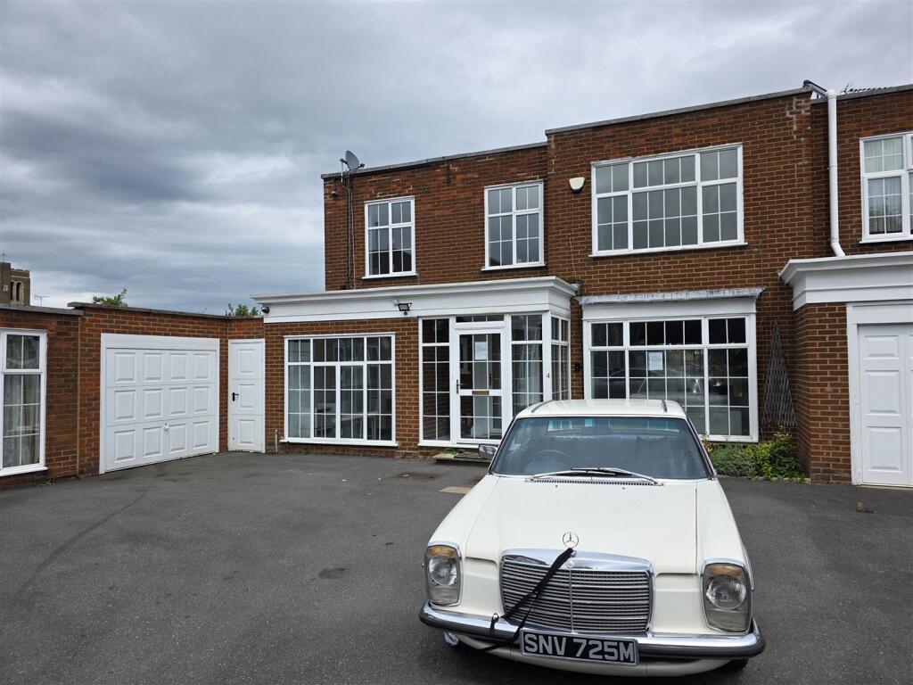 Main image of property: Kenyngton Place, Harrow